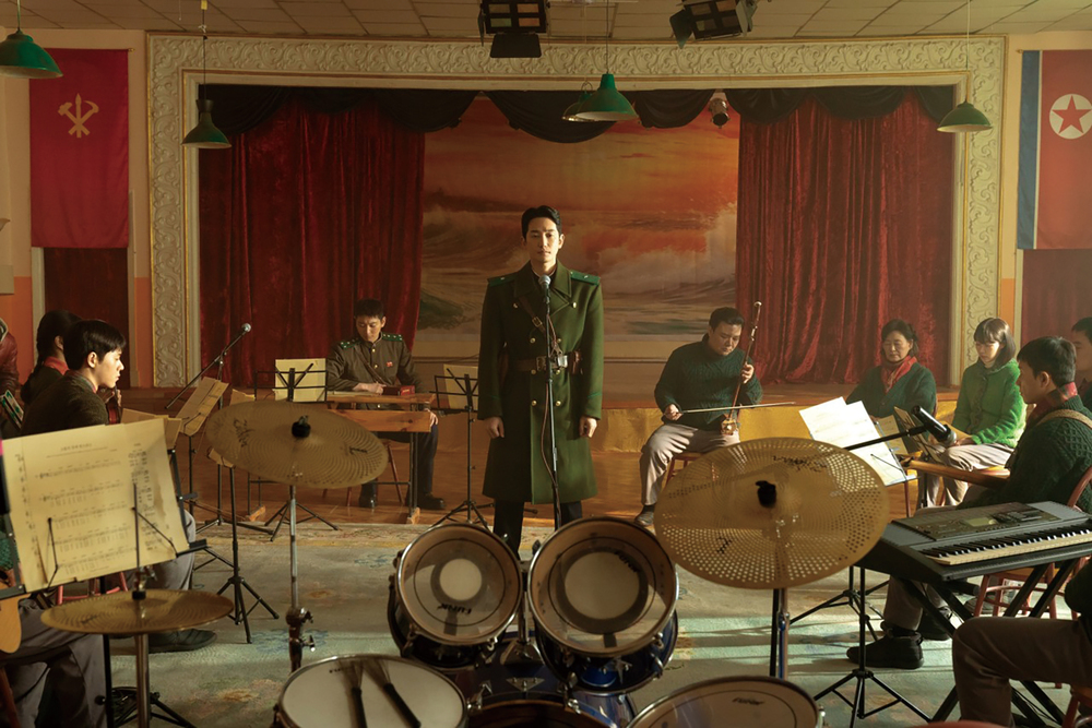 영화 신의악단 관련 이미지